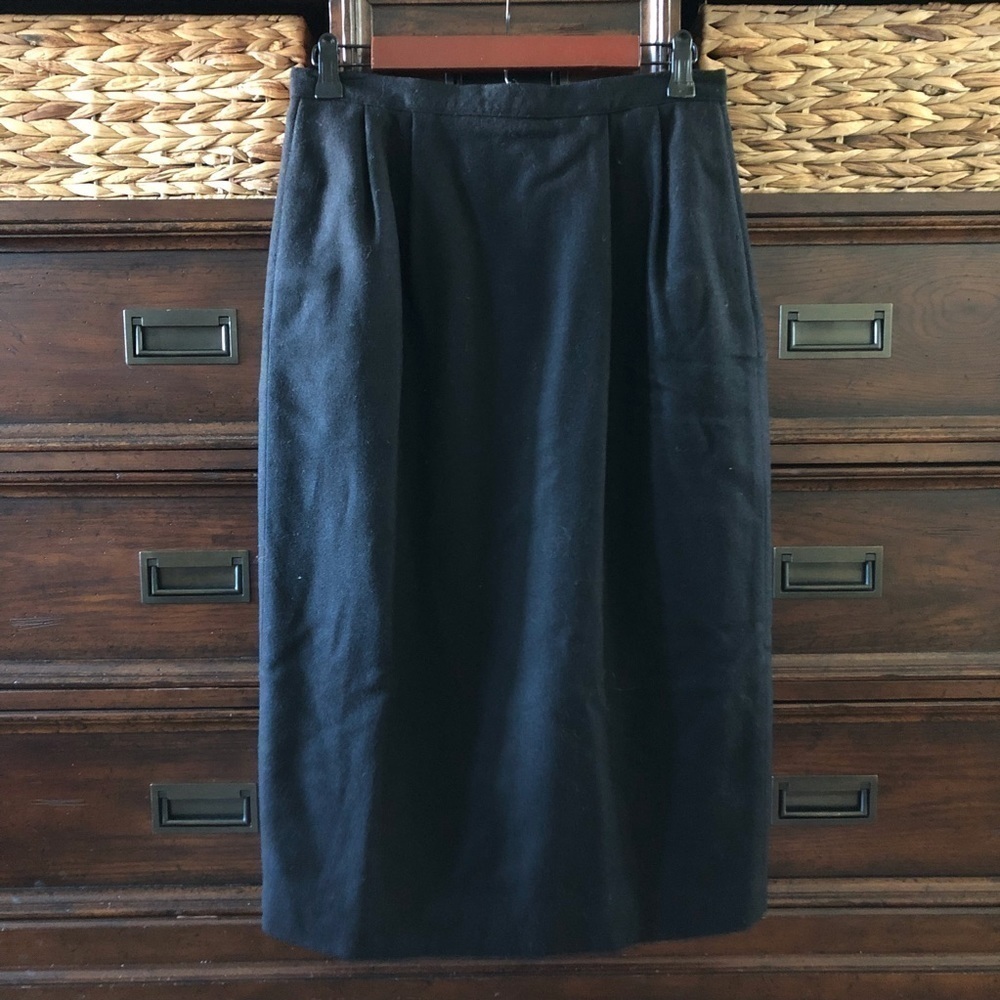 Vintage Breton Place black 100% wool maxi skirt in size 12